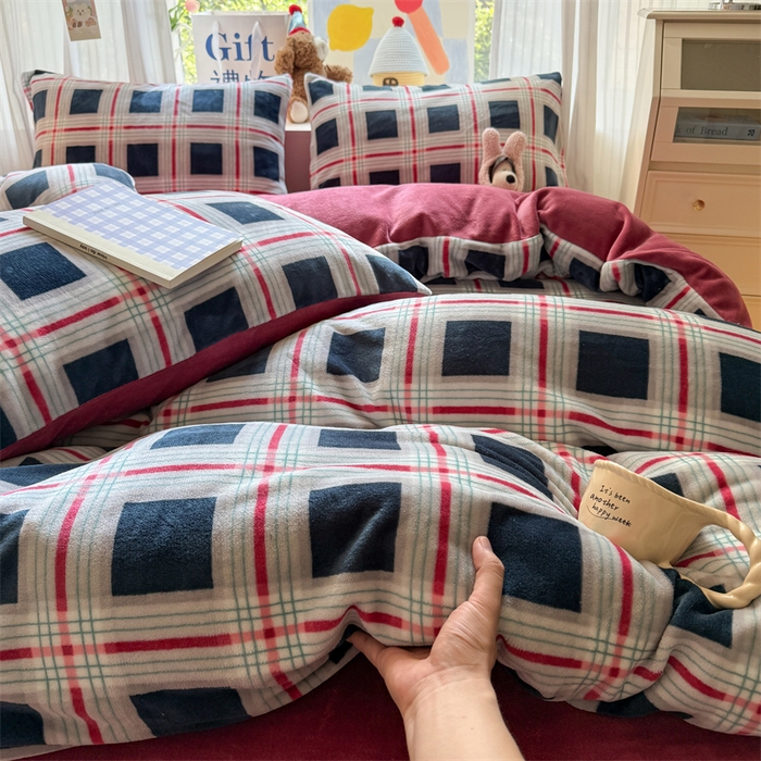 91家纺网 家纺一手货源 找家纺 艾特你 2025新款全工艺200克牛奶绒四件套 马德里