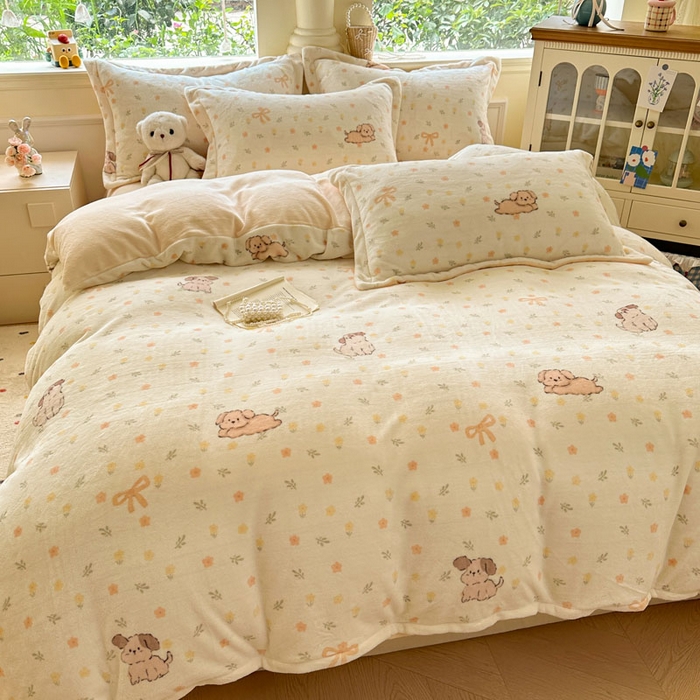 91家纺网 家纺一手货源 找家纺 绵庭家纺 2025新款高克重牛奶绒印花四件套系列 芋泥小狗