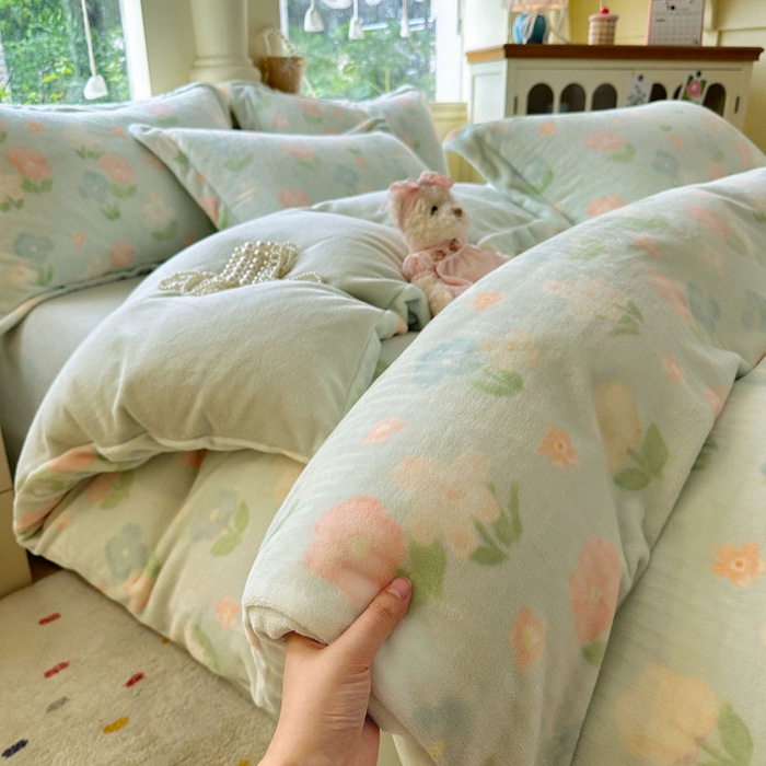 91家纺网 家纺一手货源 找家纺 绵庭家纺 2025新款高克重牛奶绒印花四件套系列 花汐子-绿