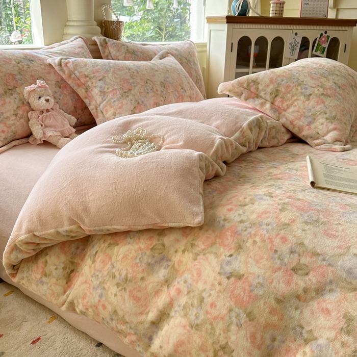 91家纺网 家纺一手货源 找家纺 绵庭家纺 2025新款高克重牛奶绒印花四件套系列 花颜月影-绿