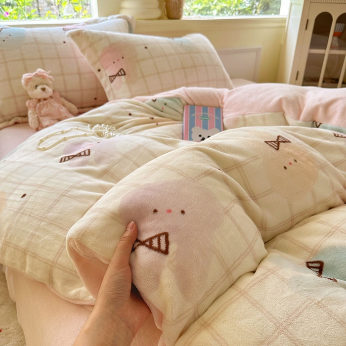 91家纺网 家纺一手货源 找家纺 绵庭家纺 2025新款高克重牛奶绒印花四件套系列 棉花兔