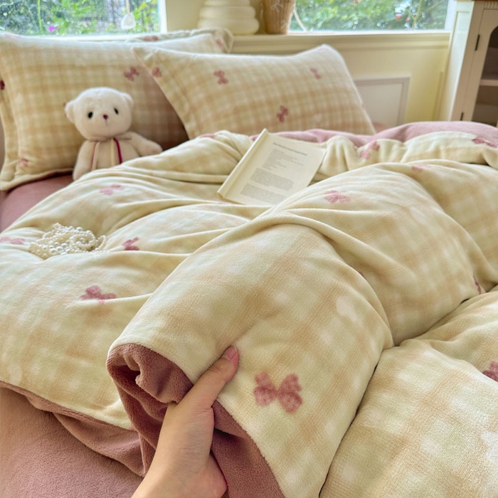 91家纺网 家纺一手货源 找家纺 绵庭家纺 2025新款高克重牛奶绒印花四件套系列 星梦蝶结-绿