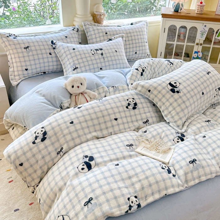 91家纺网 家纺一手货源 找家纺 绵庭家纺 2025新款高克重牛奶绒印花四件套系列 奶熊嘟嘟