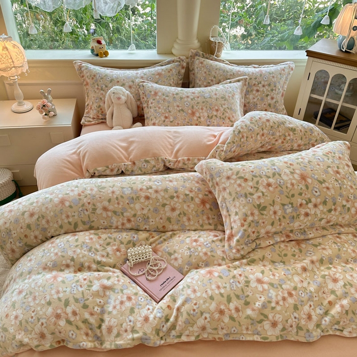 91家纺网 家纺一手货源 找家纺 绵庭家纺 2025新款高克重牛奶绒印花四件套系列 梦境花语