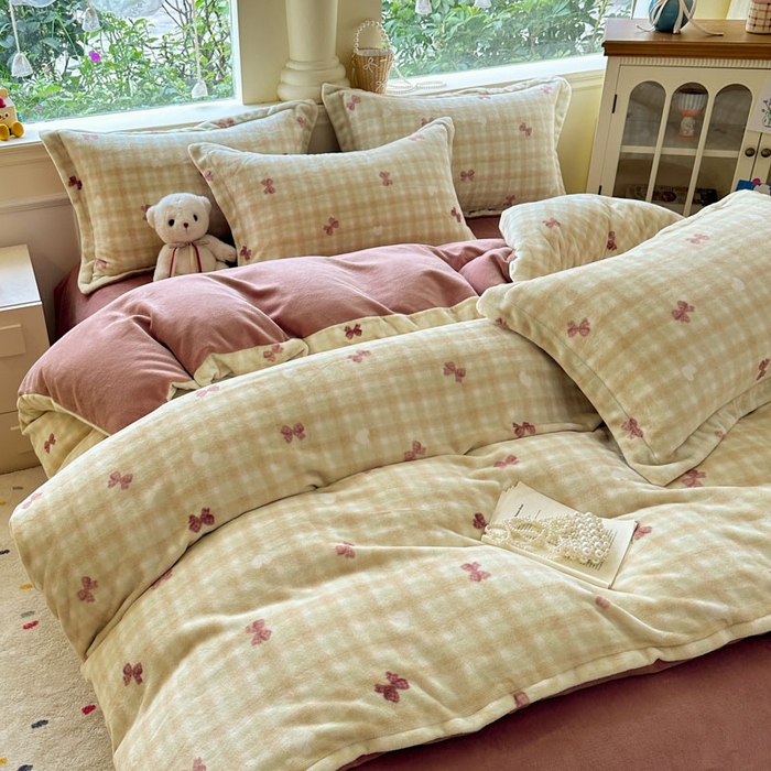 91家纺网 家纺一手货源 找家纺 绵庭家纺 2025新款高克重牛奶绒印花四件套系列 星梦蝶结-绿