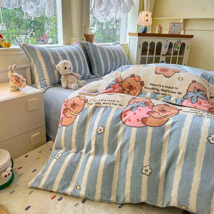 91家纺网 家纺一手货源 找家纺 绵庭家纺 2025新款高克重牛奶绒印花四件套系列 可爱卡皮-黄