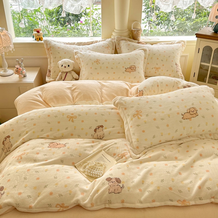 91家纺网 家纺一手货源 找家纺 绵庭家纺 2025新款高克重牛奶绒印花四件套系列 芋泥小狗