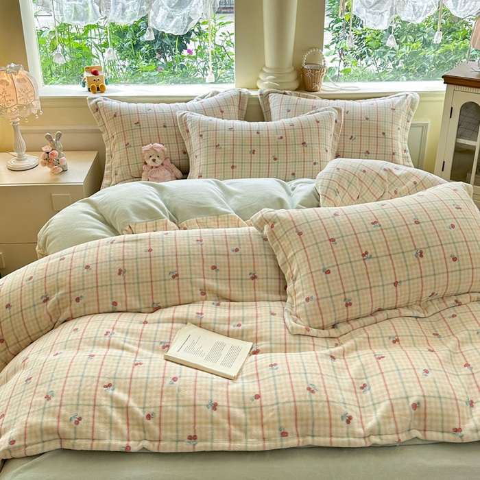 91家纺网 家纺一手货源 找家纺 绵庭家纺 2025新款高克重牛奶绒印花四件套系列 桃你喜欢-黄