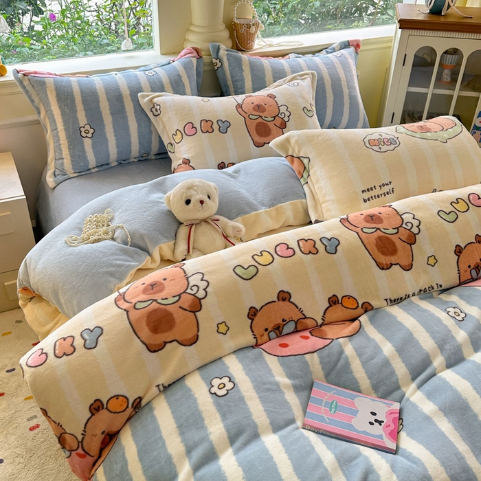 91家纺网 家纺一手货源 找家纺 绵庭家纺 2025新款高克重牛奶绒印花四件套系列 可爱卡皮-黄