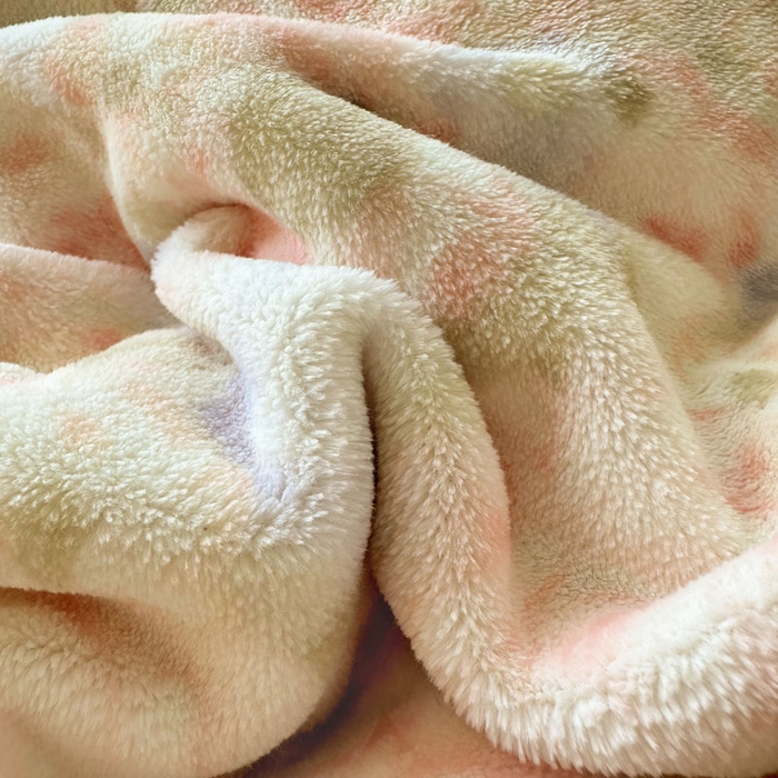 91家纺网 家纺一手货源 找家纺 绵庭家纺 2025新款高克重牛奶绒印花四件套系列 花颜月影-绿