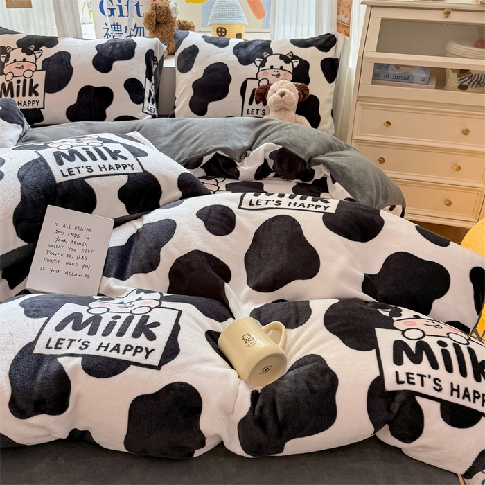 91家纺网 家纺一手货源 找家纺 艾特你 2025新款全工艺200克牛奶绒四件套 奶牛