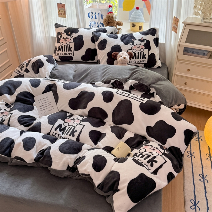 91家纺网 家纺一手货源 找家纺 艾特你 2025新款全工艺200克牛奶绒四件套 奶牛