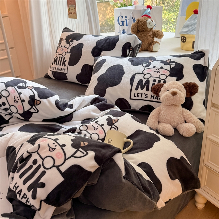 91家纺网 家纺一手货源 找家纺 艾特你 2025新款全工艺200克牛奶绒四件套 奶牛