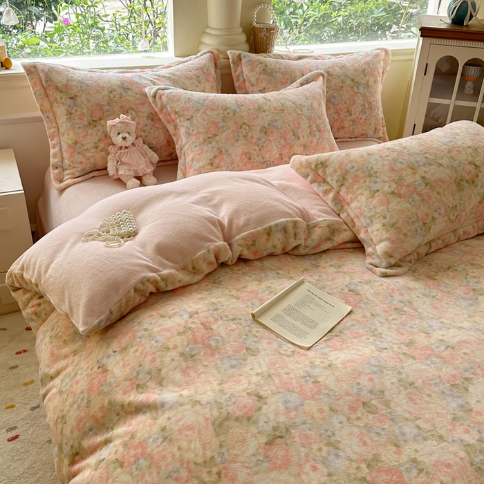 91家纺网 家纺一手货源 找家纺 绵庭家纺 2025新款高克重牛奶绒印花四件套系列 花颜月影-绿