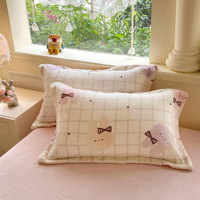 91家纺网 家纺一手货源 找家纺 绵庭家纺 2025新款高克重牛奶绒印花四件套系列 棉花兔