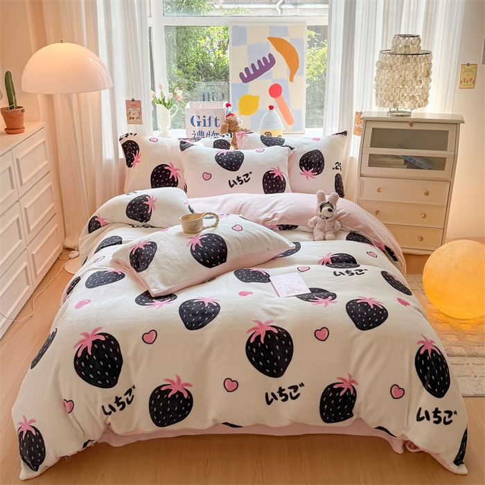 91家纺网 家纺一手货源 找家纺 艾特你 2025新款全工艺200克牛奶绒四件套 山野莓莓