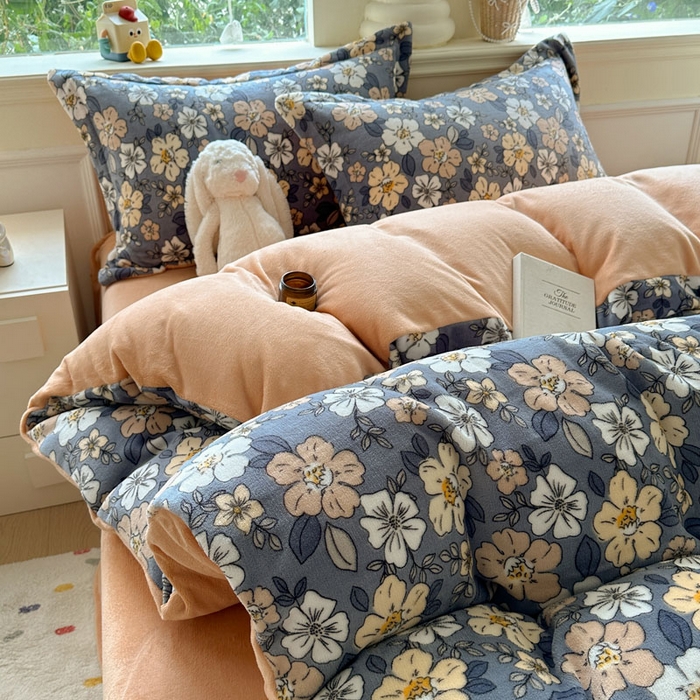 91家纺网 家纺一手货源 找家纺 （总）绵庭家纺 2025新款高克重牛奶绒印花四件套系列