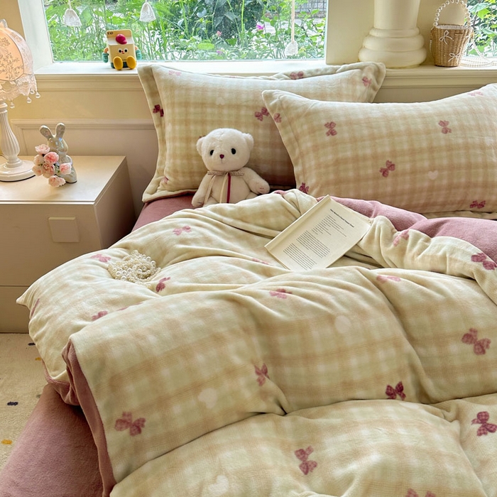 91家纺网 家纺一手货源 找家纺 绵庭家纺 2025新款高克重牛奶绒印花四件套系列 星梦蝶结-绿