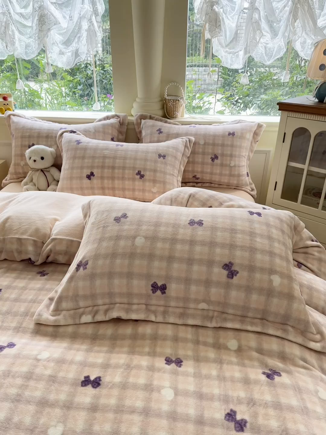 91家纺网 家纺一手货源 找家纺 绵庭家纺 2025新款高克重牛奶绒印花四件套系列 星梦蝶结-紫