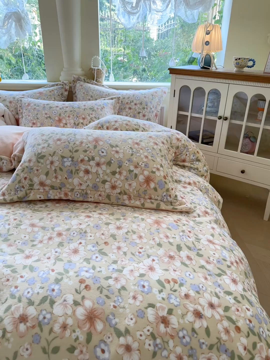 91家纺网 家纺一手货源 找家纺 绵庭家纺 2025新款高克重牛奶绒印花四件套系列 梦境花语