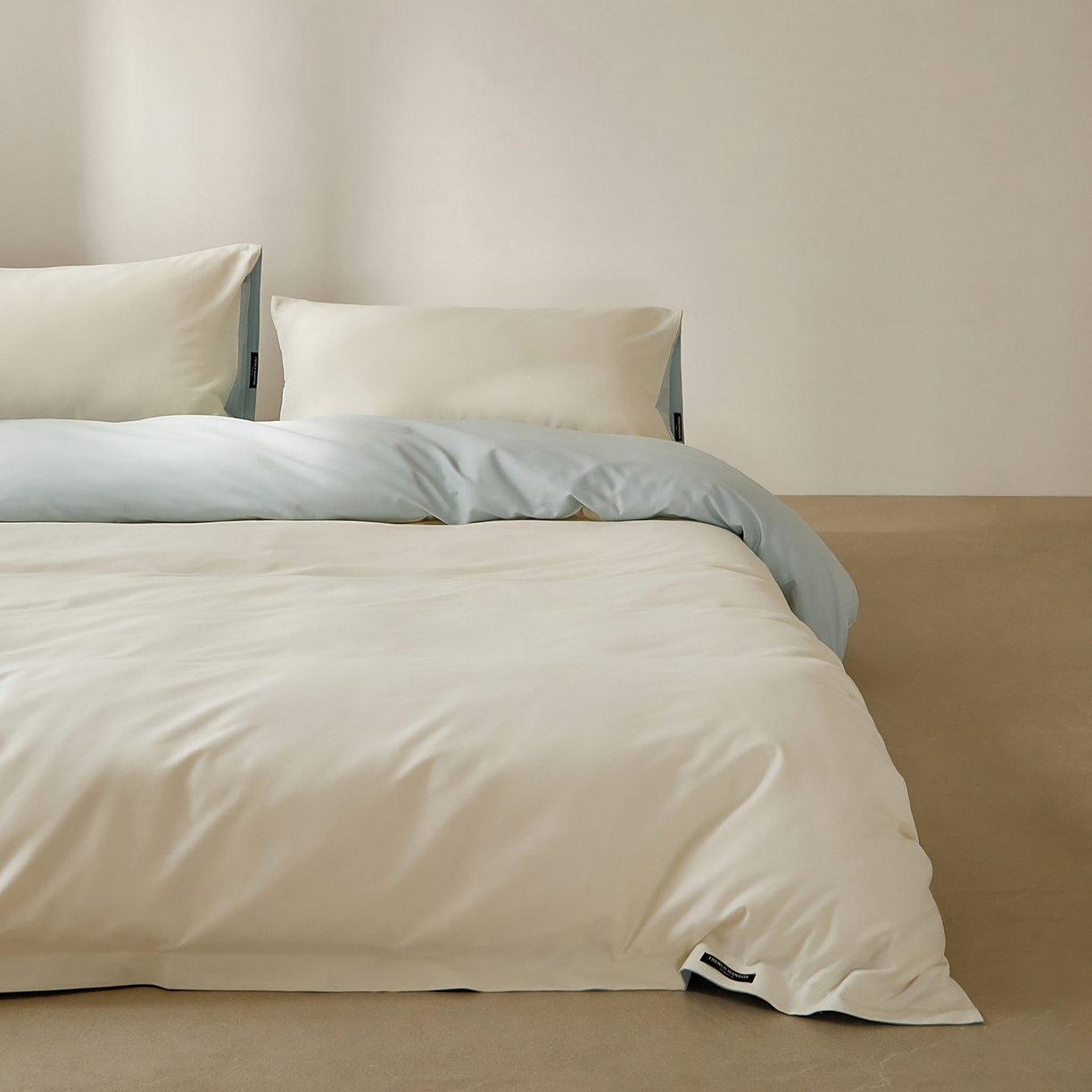 91家纺网 家纺一手货源 找家纺 EH家居 2025新款100S长绒棉小宽边磨毛四件套--云栖系列 蓝白