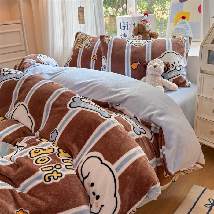 91家纺网 家纺一手货源 找家纺 艾特你 2025新款全工艺200克牛奶绒四件套 淘气狗