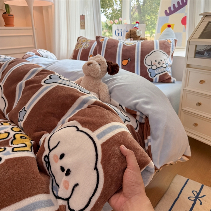 91家纺网 家纺一手货源 找家纺 艾特你 2025新款全工艺200克牛奶绒四件套 淘气狗