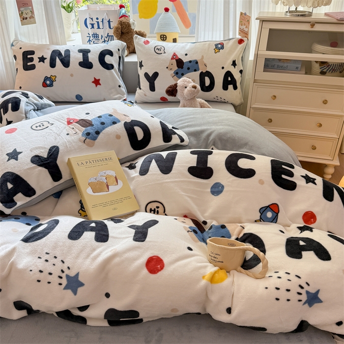 91家纺网 家纺一手货源 找家纺 艾特你 2025新款全工艺200克牛奶绒四件套 童话