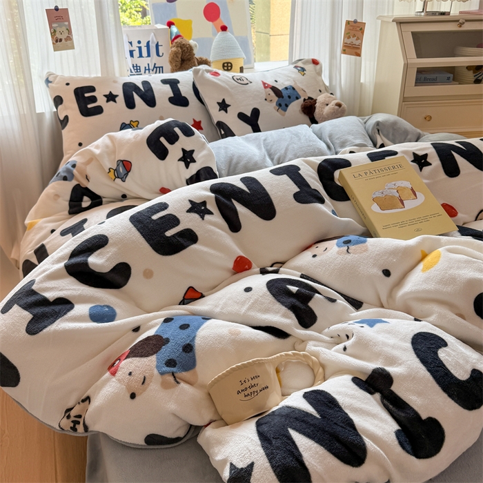 91家纺网 家纺一手货源 找家纺 艾特你 2025新款全工艺200克牛奶绒四件套 童话