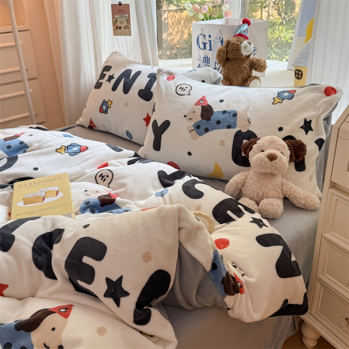 91家纺网 家纺一手货源 找家纺 艾特你 2025新款全工艺200克牛奶绒四件套 童话