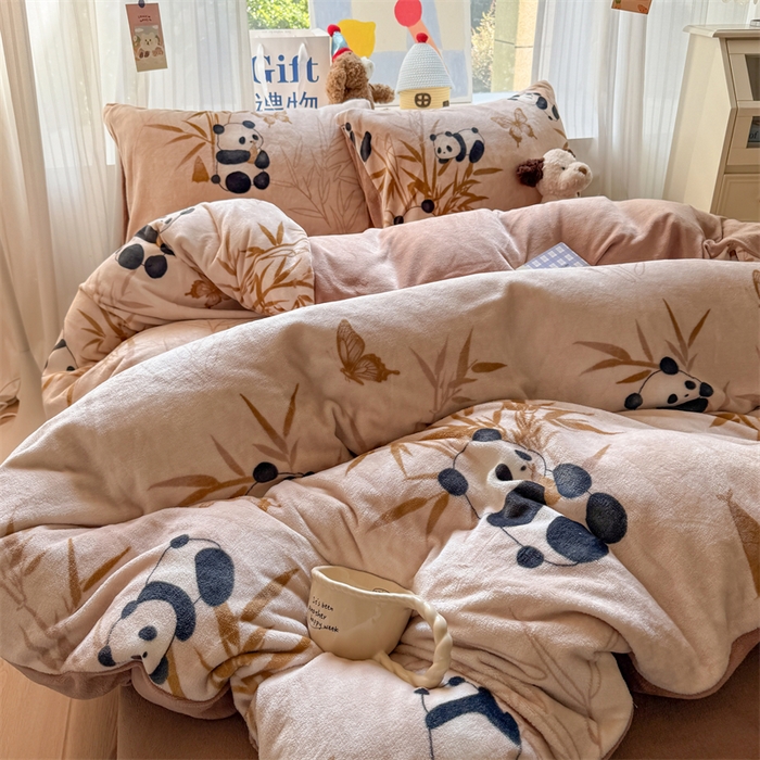 91家纺网 家纺一手货源 找家纺 艾特你 2025新款全工艺200克牛奶绒四件套 竹子熊猫