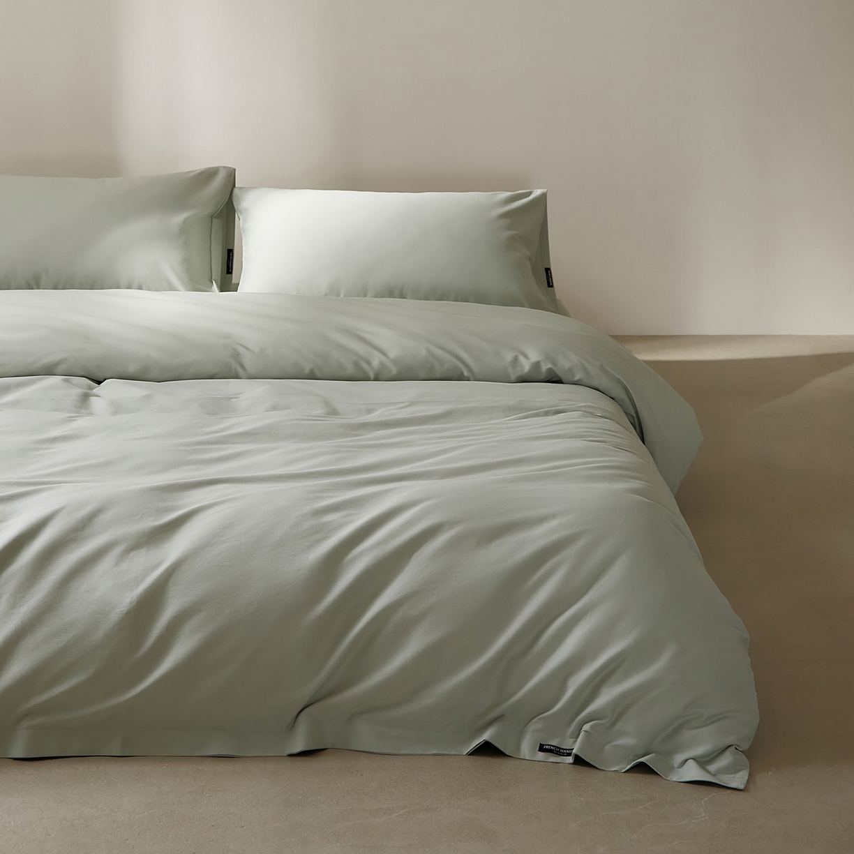 91家纺网 家纺一手货源 找家纺 EH家居 2025新款100S长绒棉小宽边磨毛四件套--云栖系列 晴空蓝