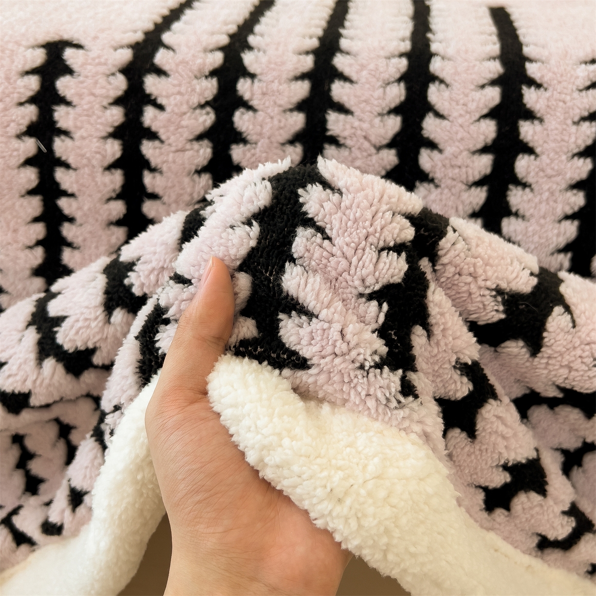 91家纺网 家纺一手货源 找家纺 （总）亚龙工厂店 2025新款云杉绒加厚保暖多功能毛毯毯子