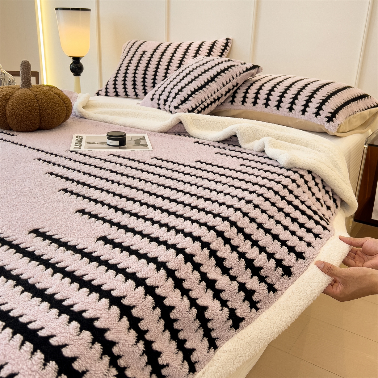 91家纺网 家纺一手货源 找家纺 （总）亚龙工厂店 2025新款云杉绒加厚保暖多功能毛毯毯子