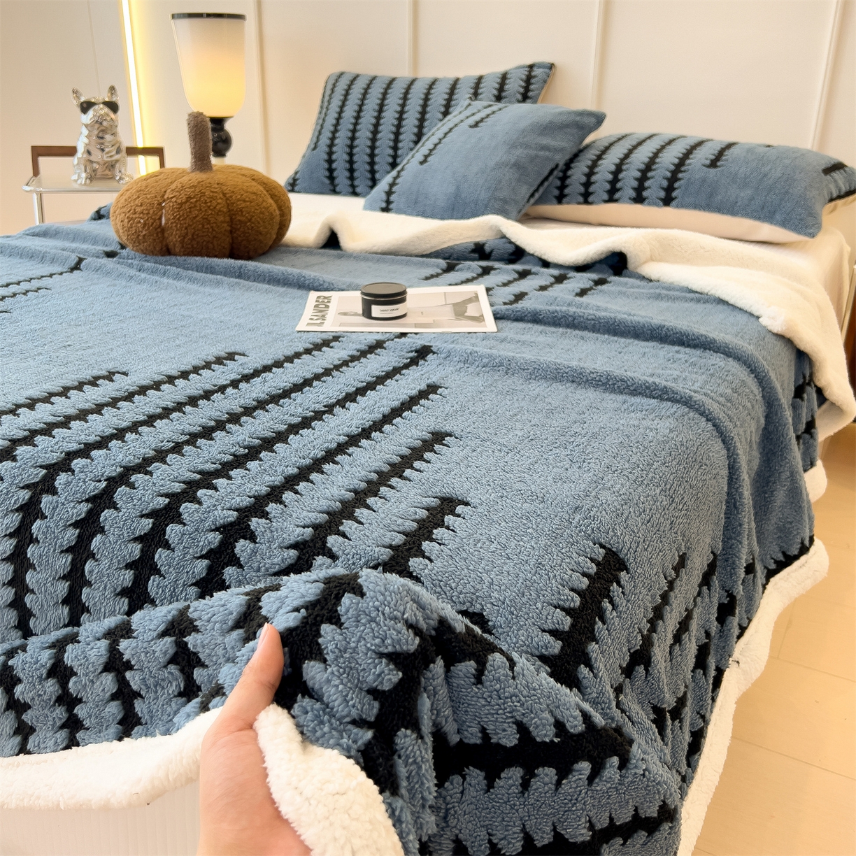 91家纺网 家纺一手货源 找家纺 亚龙工厂店 2025新款云杉绒加厚保暖多功能毛毯毯子 杉影毯 蓝