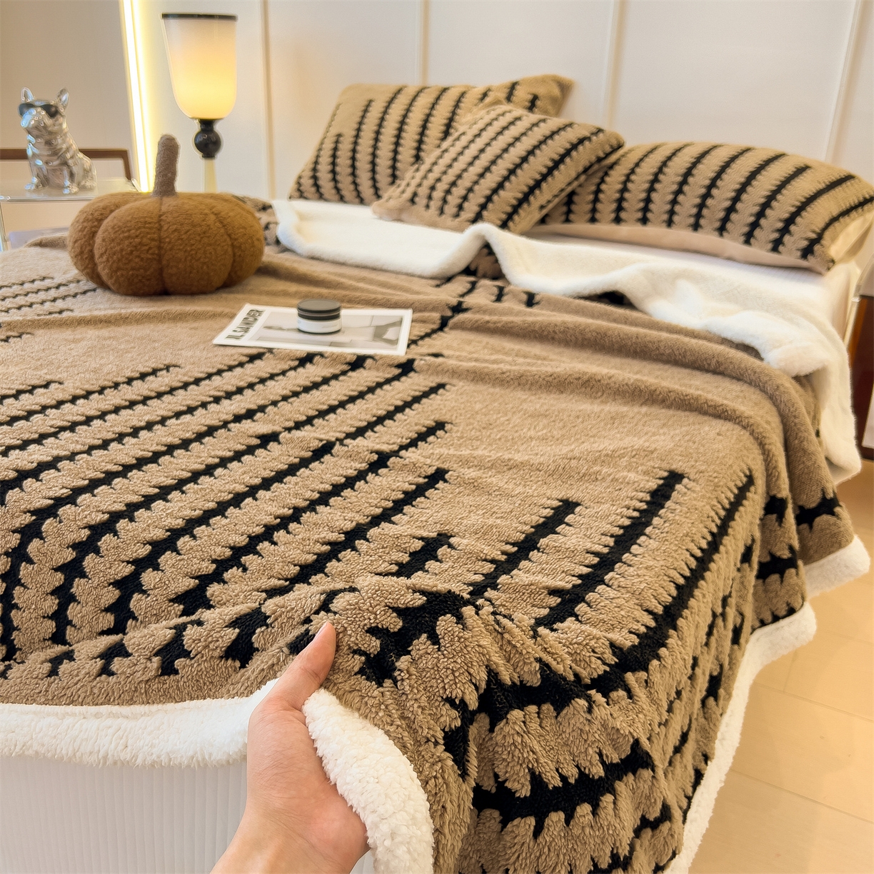 91家纺网 家纺一手货源 找家纺 亚龙工厂店 2025新款云杉绒加厚保暖多功能毛毯毯子 杉影毯 咖啡