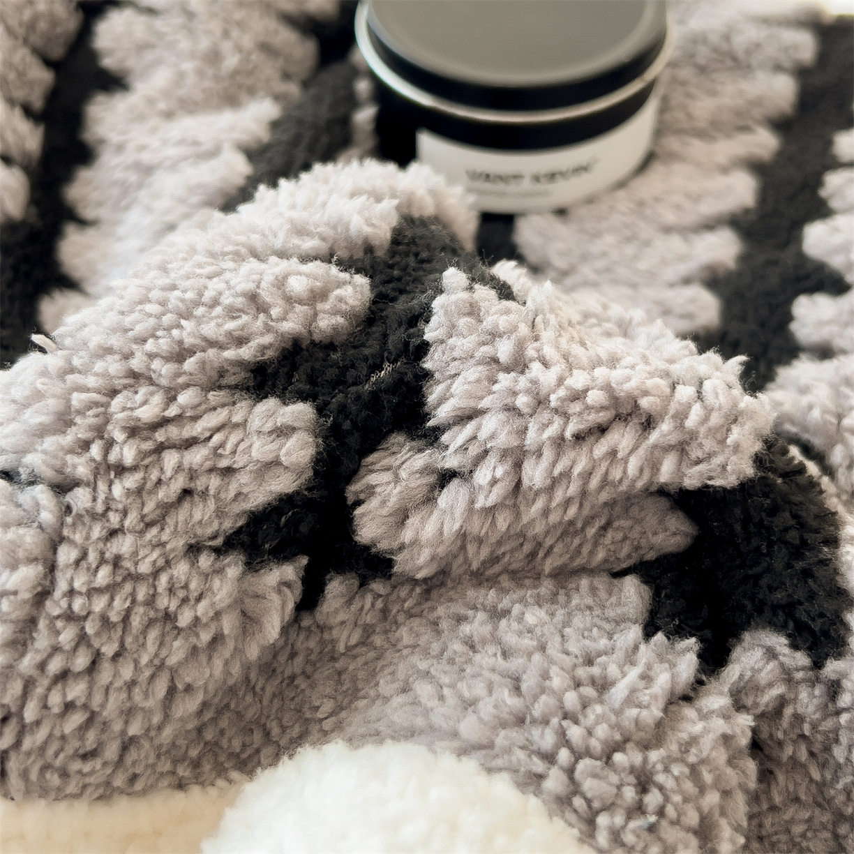 91家纺网 家纺一手货源 找家纺 亚龙工厂店 2025新款云杉绒加厚保暖多功能毛毯毯子 杉影毯 银灰