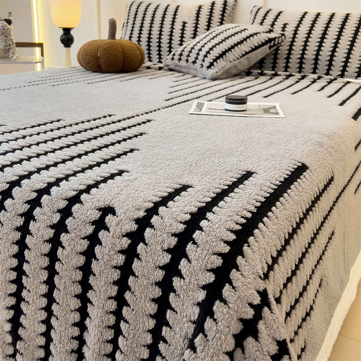 91家纺网 家纺一手货源 找家纺 亚龙工厂店 2025新款云杉绒加厚保暖多功能毛毯毯子 杉影毯 银灰