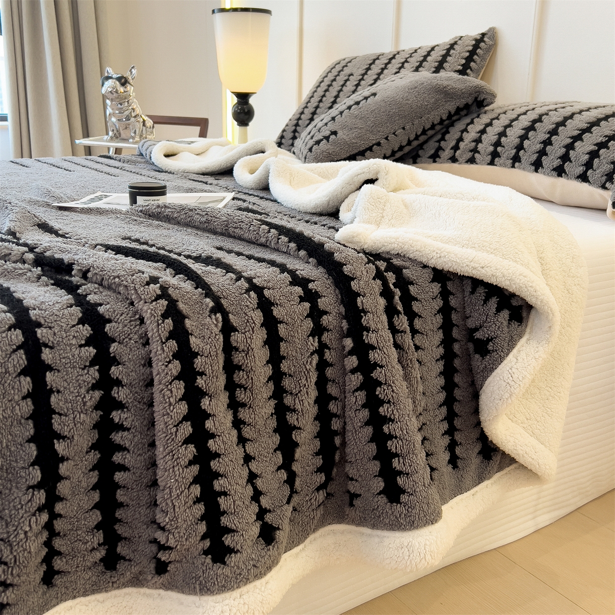 91家纺网 家纺一手货源 找家纺 亚龙工厂店 2025新款云杉绒加厚保暖多功能毛毯毯子 杉影毯 深灰