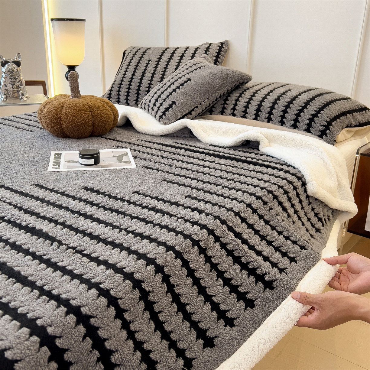 91家纺网 家纺一手货源 找家纺 亚龙工厂店 2025新款云杉绒加厚保暖多功能毛毯毯子 杉影毯 深灰