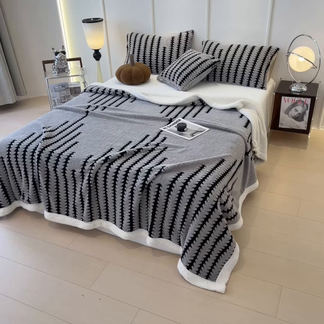 91家纺网 家纺一手货源 找家纺 亚龙工厂店 2025新款云杉绒加厚保暖多功能毛毯毯子 杉影毯 银灰