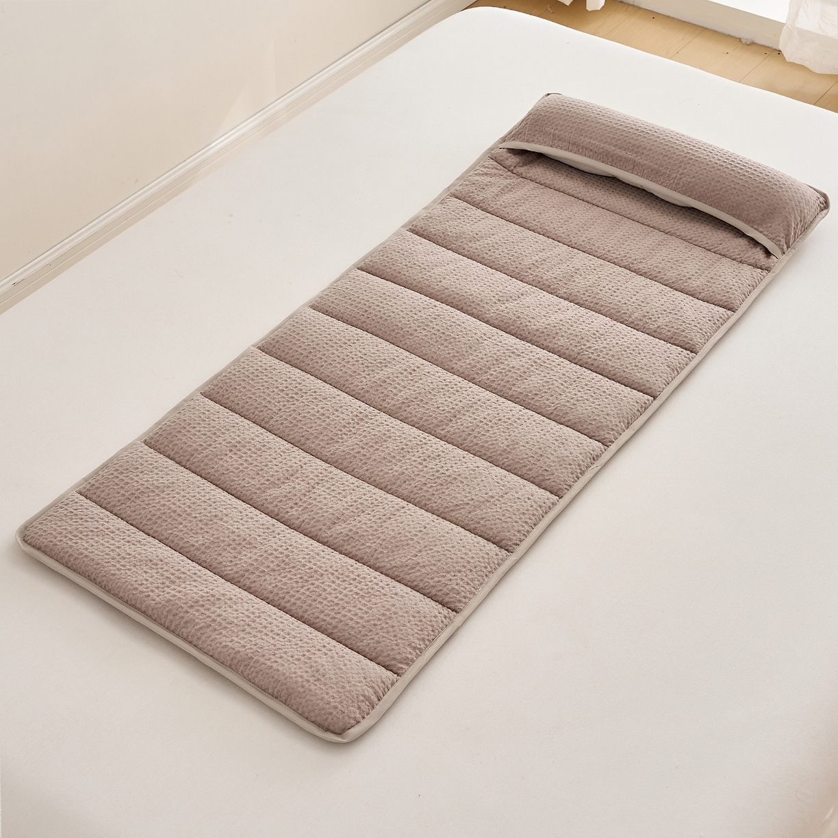 91家纺网 家纺一手货源 找家纺 （总）良品汇馆 2025新款【多功能旅行枕-毯】腰靠小号旅行毛巾旅行午休枕