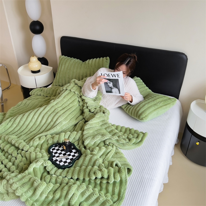 91家纺网 家纺一手货源 找家纺 亚龙工厂店 2025新款时尚活性抗静电兔绒毛毯毯子 兔毛果绿