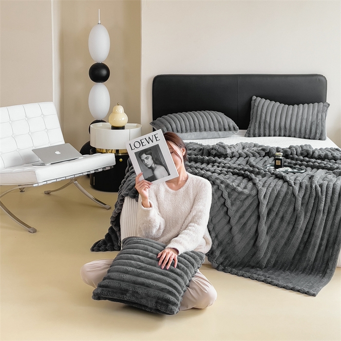 91家纺网 家纺一手货源 找家纺 亚龙工厂店 2025新款时尚活性抗静电兔绒毛毯毯子 兔毛深灰