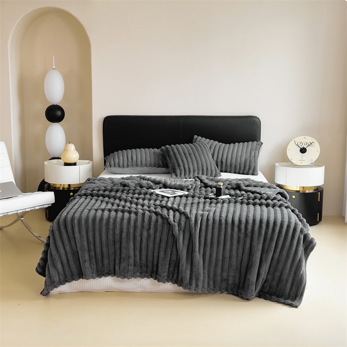 91家纺网 家纺一手货源 找家纺 亚龙工厂店 2025新款时尚活性抗静电兔绒毛毯毯子 兔毛深灰