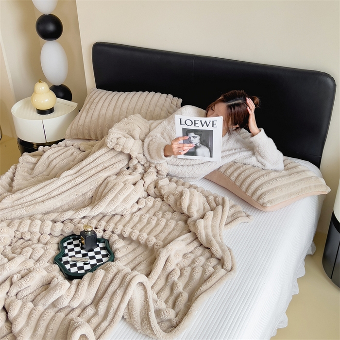 91家纺网 家纺一手货源 找家纺 亚龙工厂店 2025新款时尚活性抗静电兔绒毛毯毯子 兔毛卡其