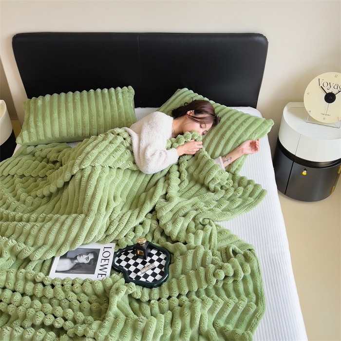 91家纺网 家纺一手货源 找家纺 亚龙工厂店 2025新款时尚活性抗静电兔绒毛毯毯子 兔毛果绿