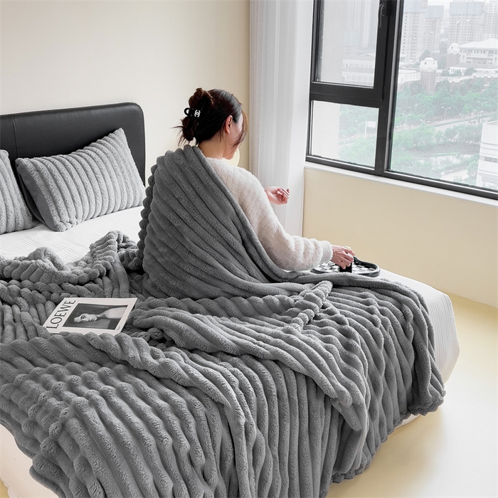 91家纺网 家纺一手货源 找家纺 亚龙工厂店 2025新款时尚活性抗静电兔绒毛毯毯子 兔毛银灰