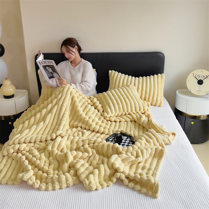 91家纺网 家纺一手货源 找家纺 亚龙工厂店 2025新款时尚活性抗静电兔绒毛毯毯子 兔毛奶黄