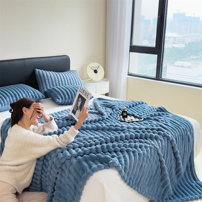 91家纺网 家纺一手货源 找家纺 亚龙工厂店 2025新款时尚活性抗静电兔绒毛毯毯子 兔毛蓝